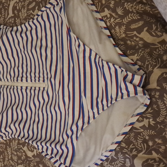 BOTIQUE BATHING SUIT SIZE MEDIUM TO LARGE 8 TO 1O NWT - Picture 4 of 4